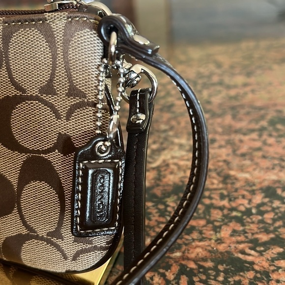 Coach Signature Canvas Wristlet, Brw/Tan EUC, like new - Picture 3 of 6